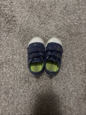 Cat & Jack Navy Canvas Velcro Sneakers with Lime Green Insole- play condition
